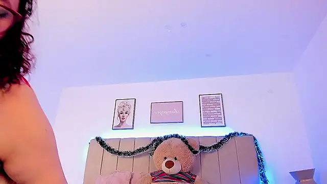 sam von tess online show from December 13, 2025, 8:04 pm