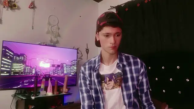 Tyler cat online show from November 26, 2025, 12:54 am