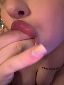 Snapshot of KellyMoors chatting on February 20, 2026, 6:26 am KellyMoors online show from February 20, 2026, 6:26 am