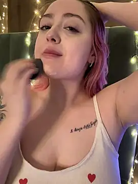 Snapshot of KellyMoors chatting on February 5, 2026, 1:56 am KellyMoors online show from February 5, 2026, 1:56 am