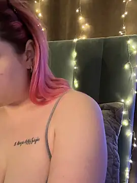 Snapshot of KellyMoors chatting on February 2, 2026, 1:59 am KellyMoors online show from February 2, 2026, 1:59 am