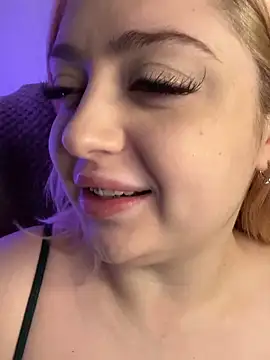 Snapshot of KellyMoors chatting on April 15, 2026, 1:22 am KellyMoors online show from April 15, 2026, 1:22 am