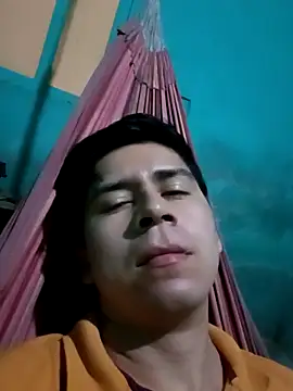 Travieso loco9 online show from October 14, 2025, 4:46 am