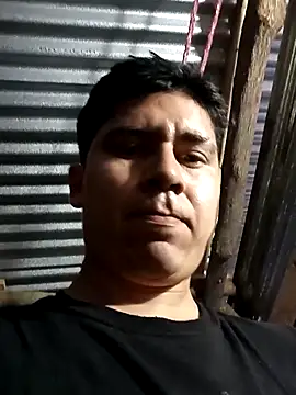 Snapshot of Travieso_loco9 chatting on April 20, 2026, 11:06 pm Travieso loco9 online show from April 20, 2026, 11:06 pm