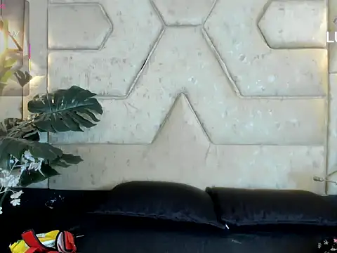 Julieta Slav3 online show from March 2, 2026, 9:33 pm