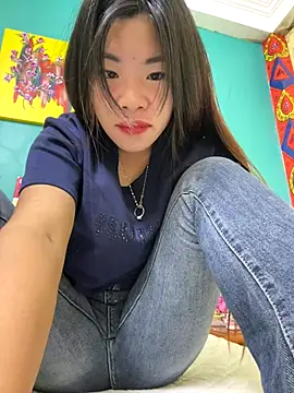 Snapshot of Noen_22 chatting on October 31, 2025, 4:42 am Noen 22 online show from October 31, 2025, 4:42 am