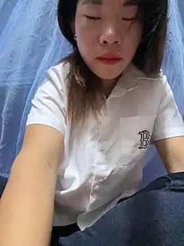 Snapshot of Noen_22 chatting on October 7, 2025, 1:06 am Noen 22 online show from October 7, 2025, 1:06 am