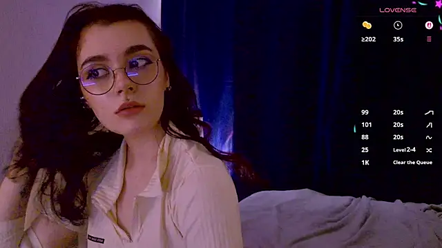 ElizabethMilller  online show from July 12, 2026, 1:06 am
