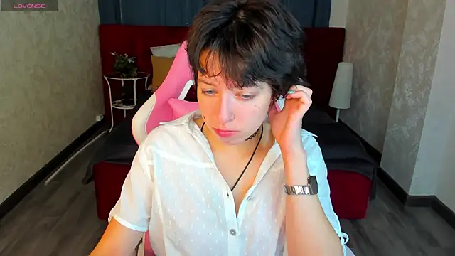 Sara Frayer online show from October 9, 2025, 12:55 am