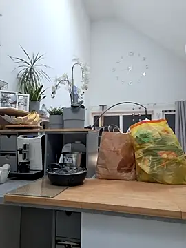 Vintermelon2 online show from February 19, 2026, 7:49 am