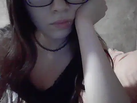 miaahot69 online show from December 4, 2025, 8:13 am