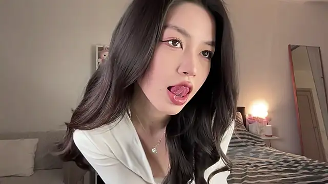 Snapshot of yourlittlesunrise_ chatting on November 13, 2025, 4:38 am yourlittlesunrise online show from November 13, 2025, 4:38 am