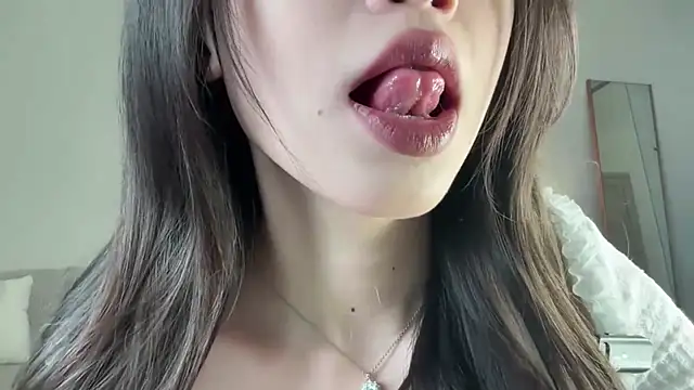 Snapshot of yourlittlesunrise_ chatting on November 21, 2025, 4:33 am yourlittlesunrise online show from November 21, 2025, 4:33 am