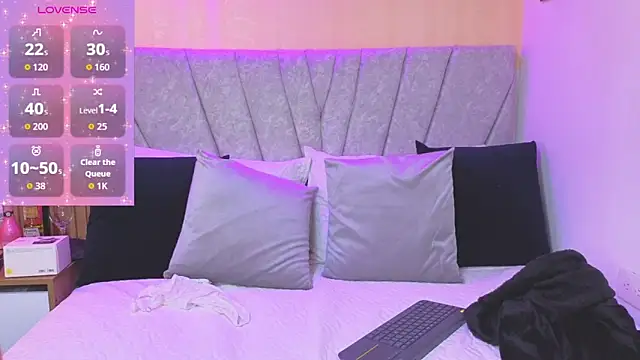 Snapshot of angel__kiss chatting on November 29, 2025, 5:18 am angel kiss online show from November 29, 2025, 5:18 am