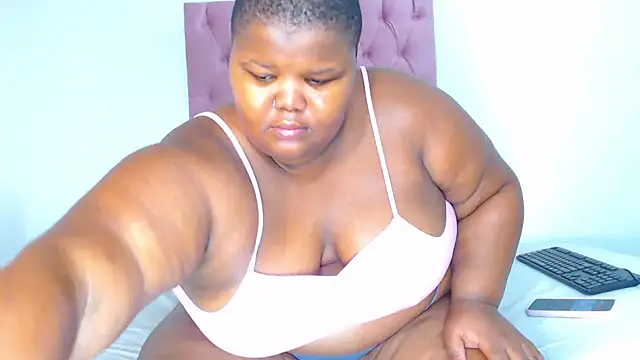 Snapshot of LadyBear2002 chatting on January 9, 2026, 4:47 pm LadyBear2002 online show from January 9, 2026, 4:47 pm