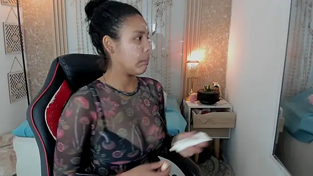 Snapshot of AriaVega chatting on May 12, 2026, 12:22 pm AriaVega online show from May 12, 2026, 12:22 pm