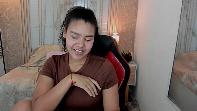 Snapshot of AriaVega chatting on May 18, 2026, 2:11 pm AriaVega online show from May 18, 2026, 2:11 pm