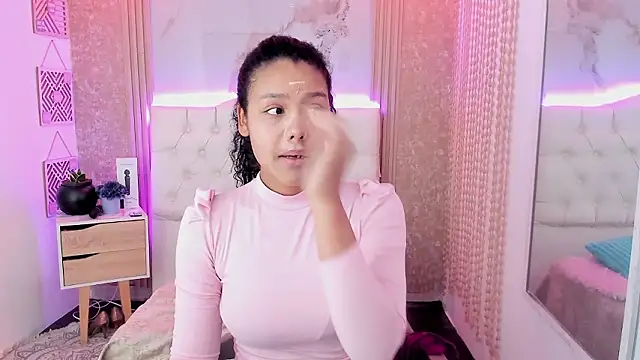 AriaVega online show from February 9, 2026, 12:47 pm