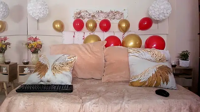 Snapshot of AriaVega chatting on April 21, 2026, 12:34 pm AriaVega online show from April 21, 2026, 12:34 pm