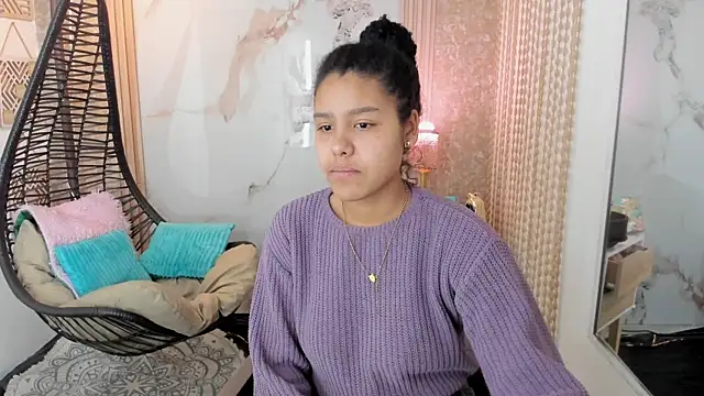 Snapshot of AriaVega chatting on April 20, 2026, 1:03 pm AriaVega online show from April 20, 2026, 1:03 pm