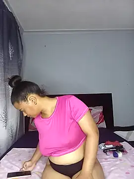 Sultrytits6 online show from November 13, 2025, 7:07 pm