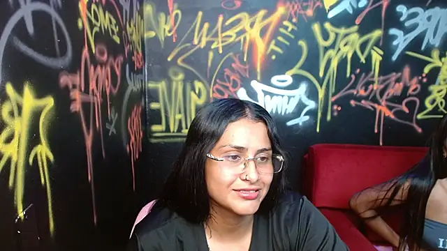 Snapshot of AmaraGlam chatting on October 14, 2025, 5:13 pm AmaraGlam online show from October 14, 2025, 5:13 pm