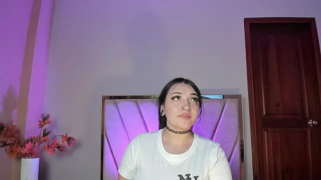 Snapshot of LilithEsme chatting on February 4, 2026, 12:27 am LilithEsme online show from February 4, 2026, 12:27 am