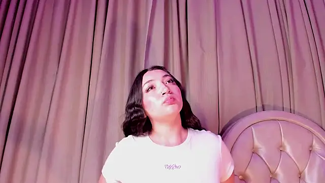 Snapshot of LilithEsme chatting on February 17, 2026, 12:52 am LilithEsme online show from February 17, 2026, 12:52 am