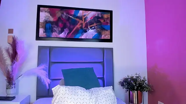 Snapshot of LilithEsme chatting on December 20, 2025, 6:33 pm LilithEsme online show from December 20, 2025, 6:33 pm