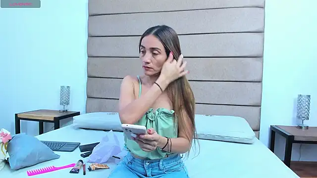 isaa stone online show from December 14, 2025, 7:41 pm