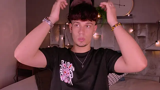 LiamThunder05  online show from October 27, 2025, 3:18 am