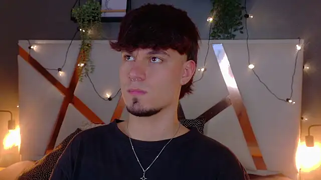 LiamThunder05  online show from December 15, 2025, 7:41 pm