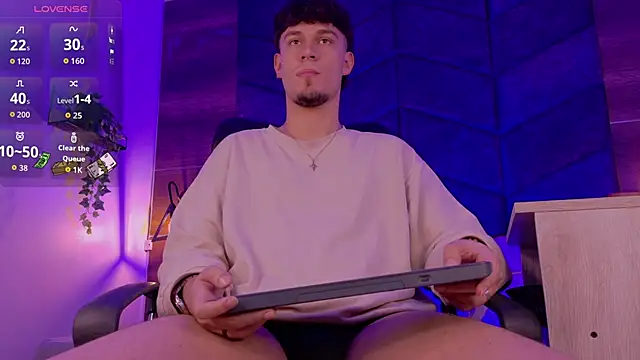 LiamThunder05  online show from November 10, 2025, 3:00 am