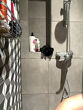 bebecita x online show from December 21, 2025, 10:43 pm