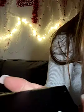 Snapshot of bebecita_x chatting on December 2, 2025, 9:27 pm bebecita x online show from December 2, 2025, 9:27 pm