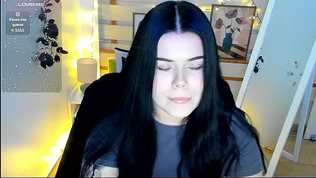 Mona Esty online show from February 8, 2026, 9:12 pm