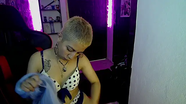 Snapshot of lunarichy22 chatting on November 12, 2025, 8:23 pm lunarichy22 online show from November 12, 2025, 8:23 pm