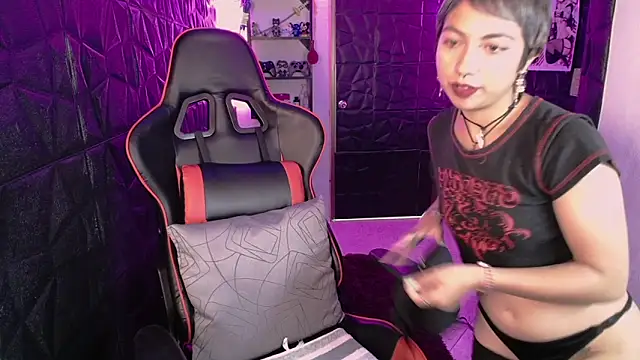 Snapshot of lunarichy22 chatting on February 16, 2026, 10:18 pm lunarichy22 online show from February 16, 2026, 10:18 pm