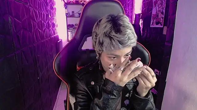 Snapshot of lunarichy22 chatting on February 24, 2026, 8:21 pm lunarichy22 online show from February 24, 2026, 8:21 pm