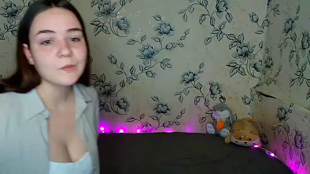 Snapshot of OliviaMontgommery chatting on April 5, 2026, 7:15 am OliviaMontgommery online show from April 5, 2026, 7:15 am