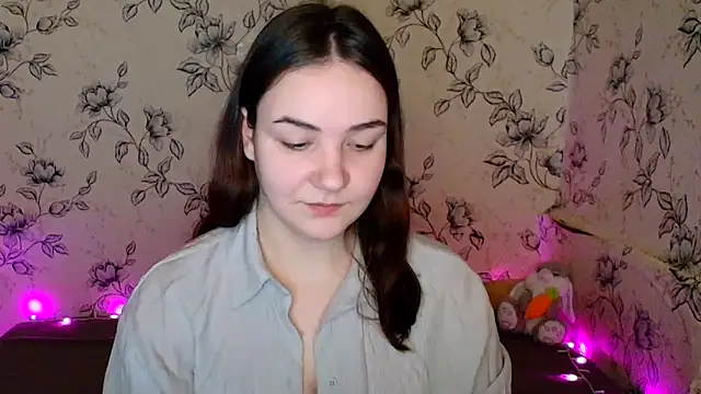 Snapshot of OliviaMontgommery chatting on March 24, 2026, 12:49 pm OliviaMontgommery online show from March 24, 2026, 12:49 pm