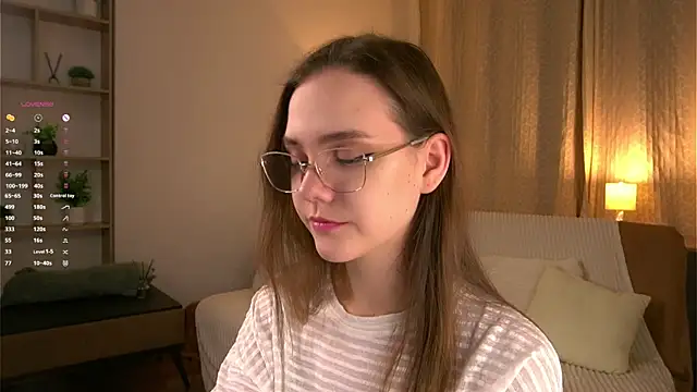 SweetSaraPie online show from March 26, 2026, 6:06 pm