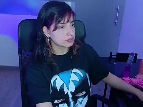 Snapshot of Violetta_Swett_ chatting on November 15, 2025, 2:43 pm Violetta Swett online show from November 15, 2025, 2:43 pm