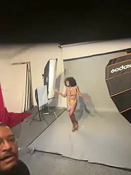 Giselledabodyyy online show from October 6, 2025, 1:18 am