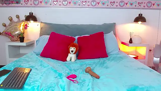 Snapshot of Suzy1_ chatting on January 17, 2026, 7:39 pm Suzy1 online show from January 17, 2026, 7:39 pm