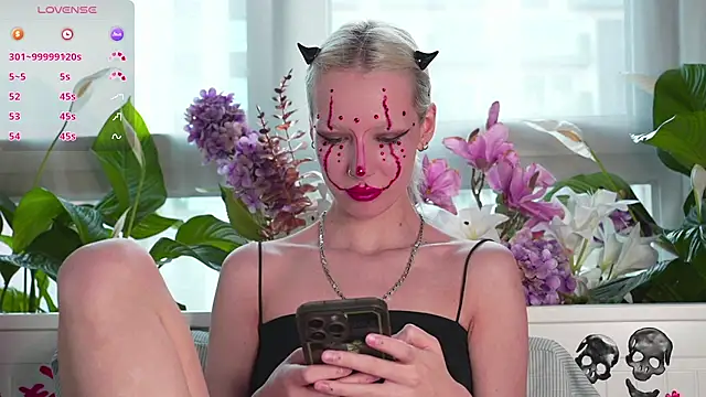 Snapshot of RanyThomson chatting on October 25, 2025, 2:17 pm RanyThomson online show from October 25, 2025, 2:17 pm