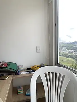 Snapshot of SabrinaEvanss_ chatting on October 15, 2025, 4:04 pm SabrinaEvanss online show from October 15, 2025, 4:04 pm