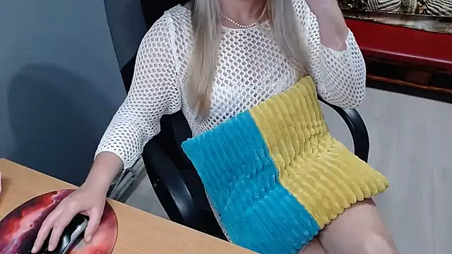 Snapshot of Ledi_Catherin chatting on May 1, 2026, 8:14 pm Ledi Catherin online show from May 1, 2026, 8:14 pm