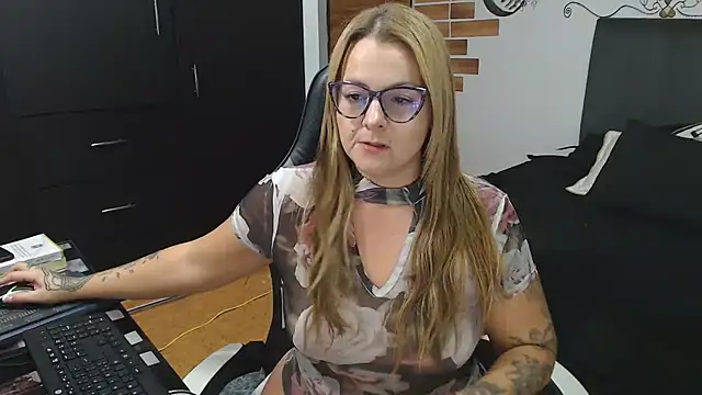 Snapshot of perlagoloza05 chatting on December 15, 2025, 2:39 am perlagoloza05 online show from December 15, 2025, 2:39 am