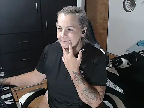 Snapshot of perlagoloza05 chatting on October 3, 2025, 3:20 am perlagoloza05 online show from October 3, 2025, 3:20 am